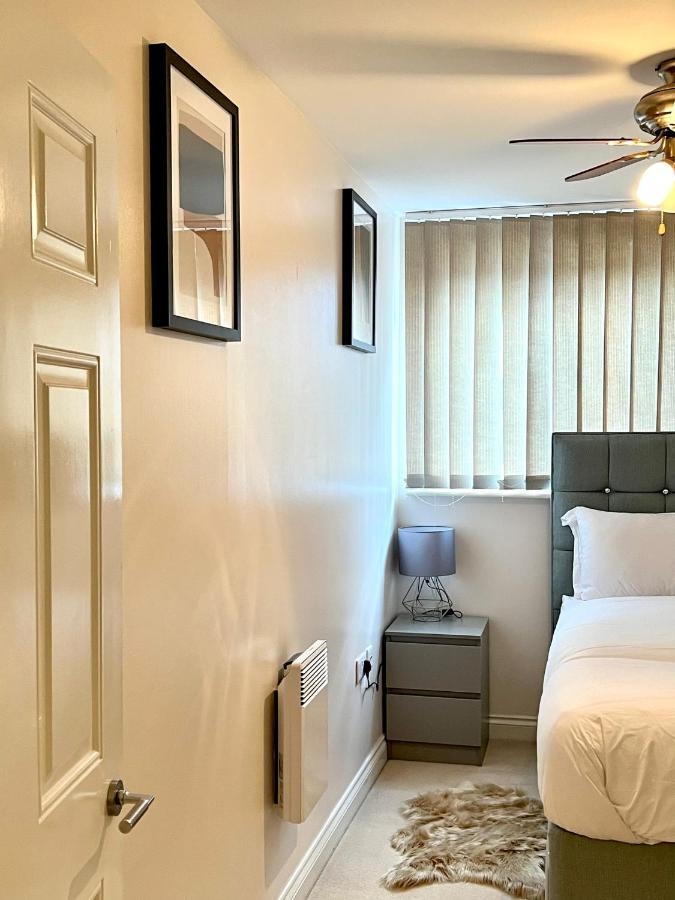 Stylish Luxe Apartment Harlow Eksteriør bilde